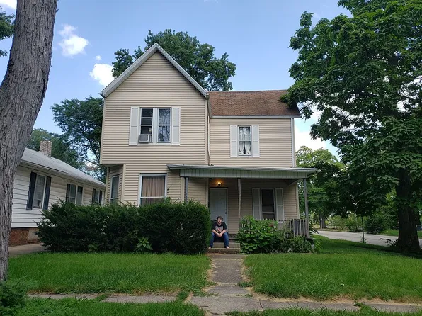 1832 S 7th St, Springfield, IL 62703