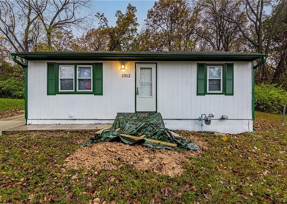1st image of 1312 N 52nd Ct