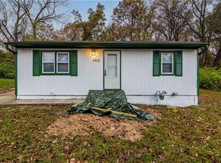 1312 N 52nd Ct, Kansas City, KS 66102