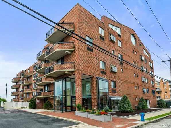 750 W Broadway #3M, Long Beach, NY 11561