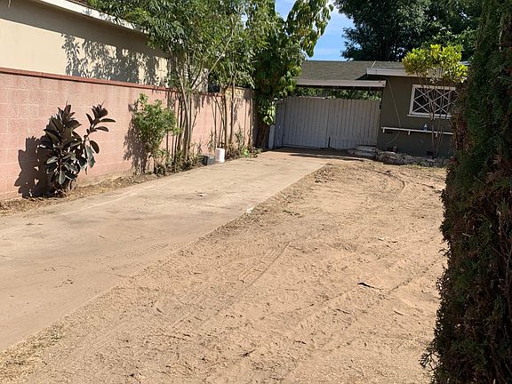 5th image of 3814 W 109th St
