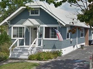23 2nd Ave, East Islip, NY 11730
