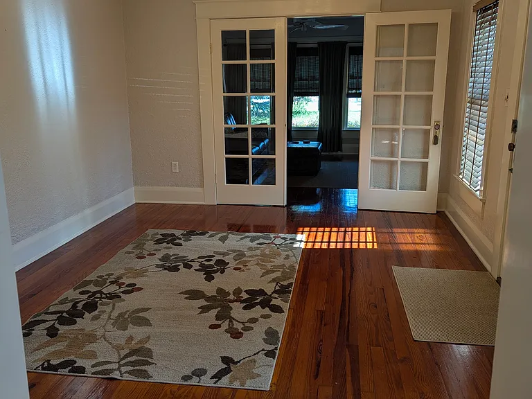 215 W Comanche Ave — Photo 5