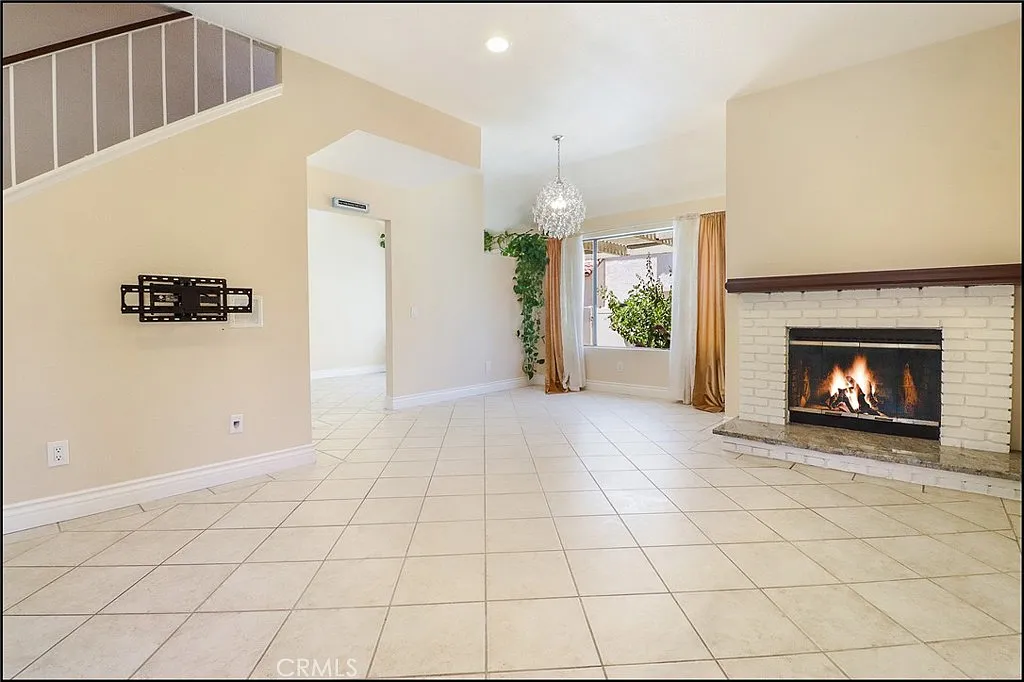 2 bed, 2.5 bath, 1317 sqft, $3,950 — Photo 3