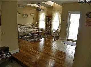 2nd image of 121 Stacey Ct