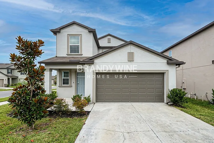 5 bed, 2.0 bath, 2355 sqft, $2,395 — Photo 2
