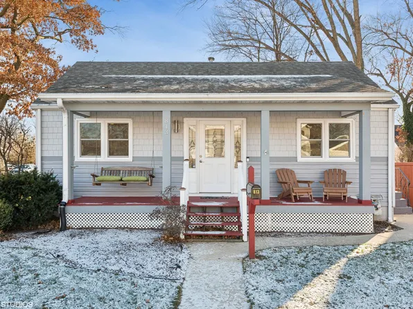 813 Jefferson Ave, St Charles, IL 60174