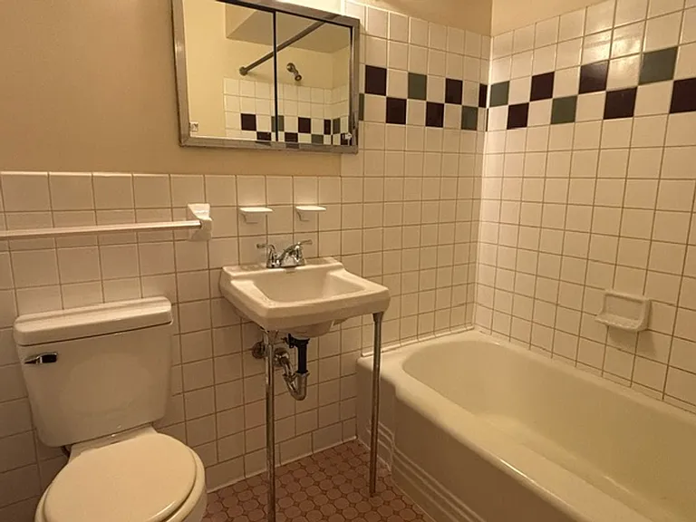 1330 Saint Clair Ave — Photo 18