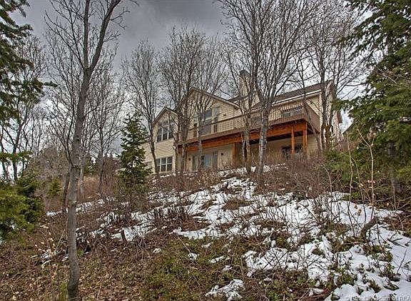 3rd image of 300 Matterhorn Dr