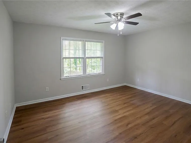 1802 Driftwood Pl — Photo 23