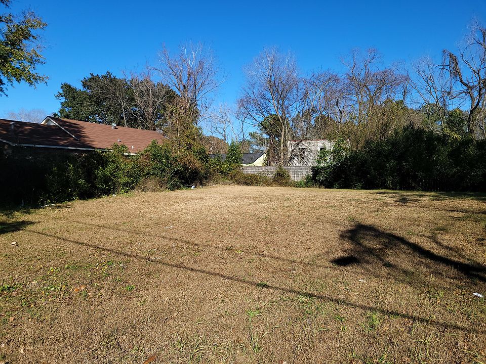 1st image of 2834 Spruill Ave #B