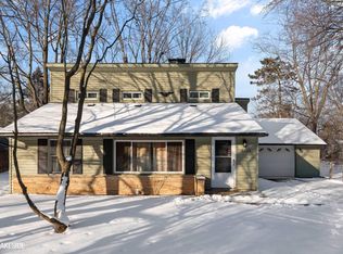 5554 Pleasant Dr, Waterford, MI 48329