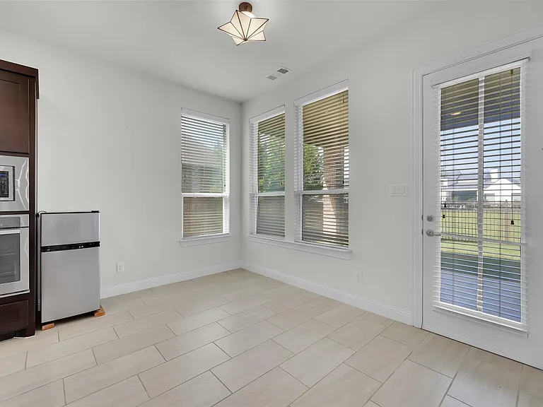 3481 Starling Dr — Photo 11