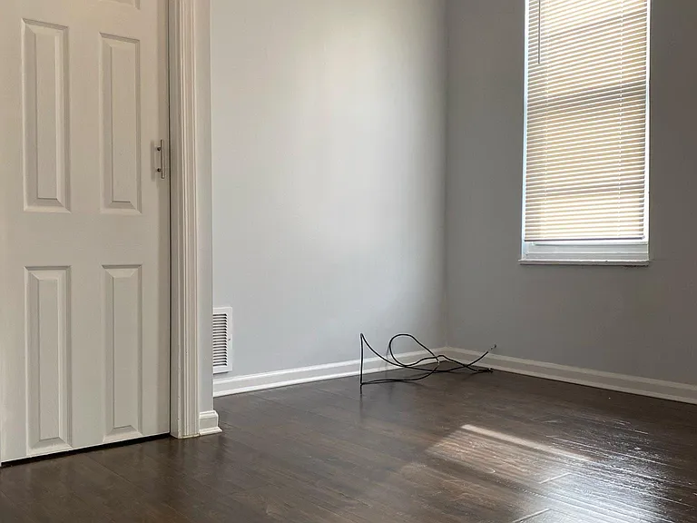 2045 Sigel St — Photo 5