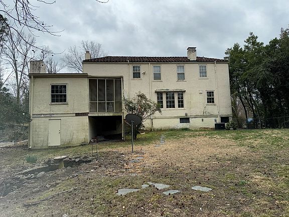 3rd image of 485 Hawthorne Dr