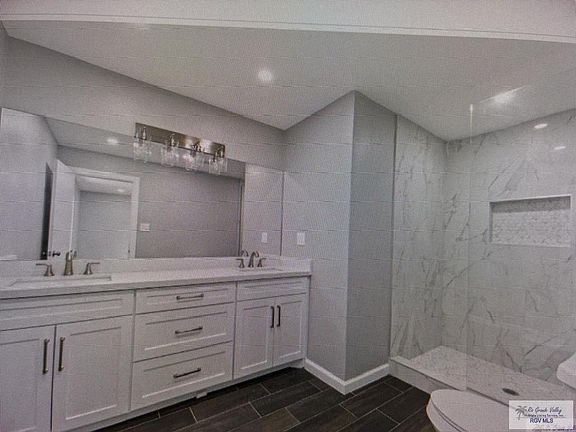 4th image of 3737 Carmen Ave