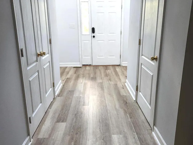 302 Hidden Dr — Photo 4