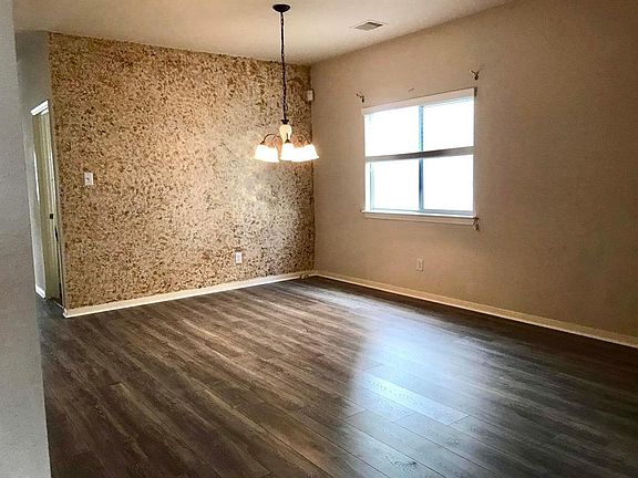 5th image of 20723 Settlers Lake Cir N