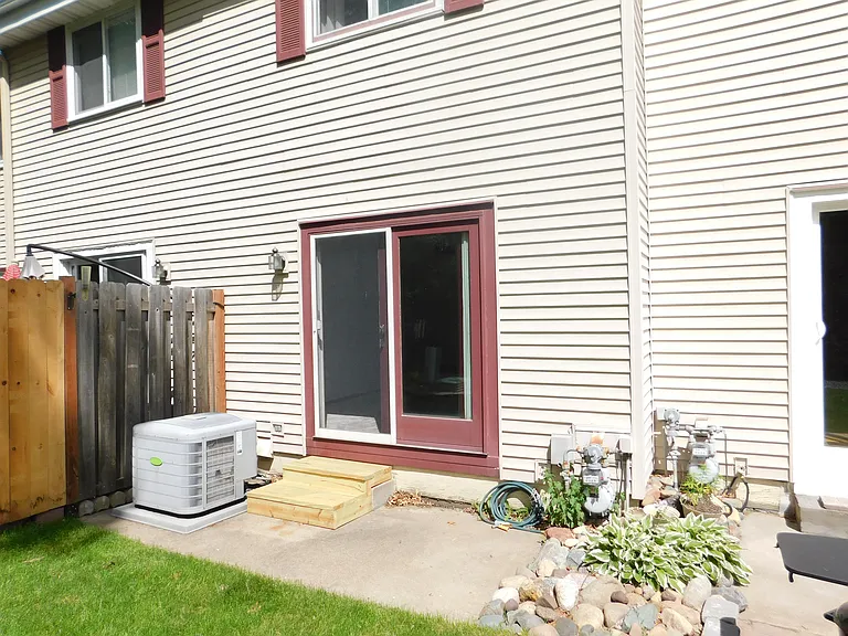 825 Woodgate Dr — Photo 23