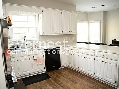 4580 Village Dr — Photo 3