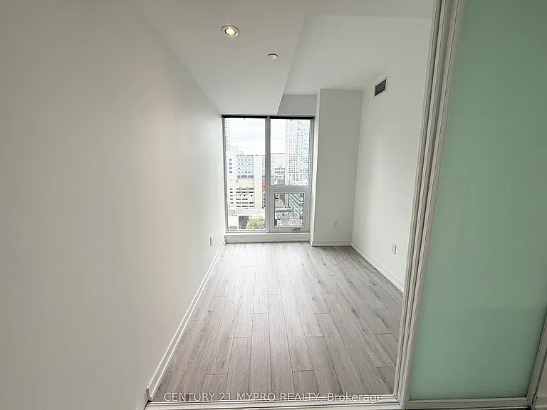 77 Shuter St #2313 — Photo 10
