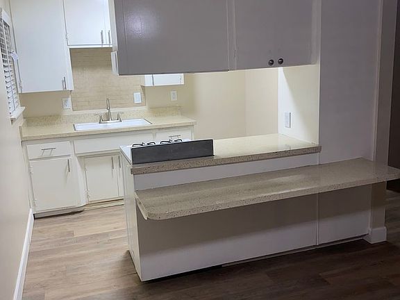 4th image of 6430 Crescent Ave #11