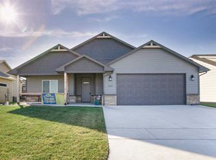 3007 N Susan Ln, Mulvane, KS 67110
