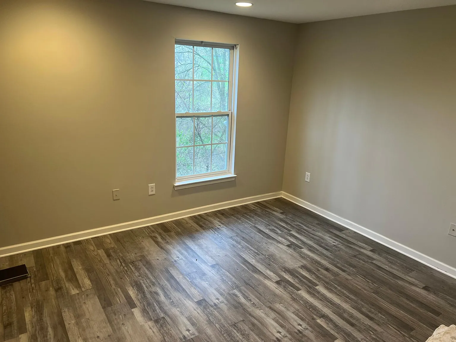 3 bed, 2.5 bath, 1500 sqft, $2,300 — Photo 3