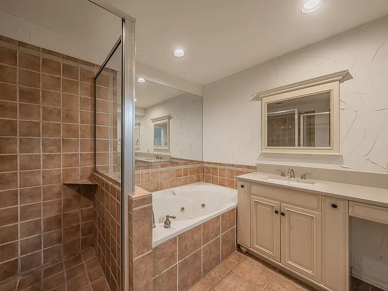 3704 Hulen Park Dr — Photo 39