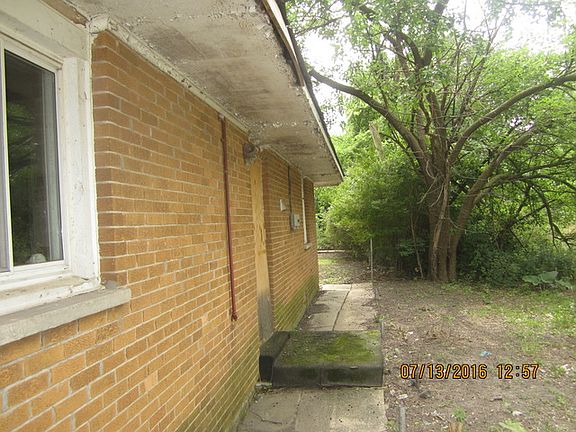 5th image of 709 E 134th St