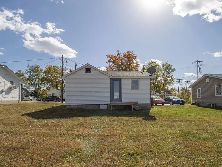 1 Ferdinand Dr — Photo 2