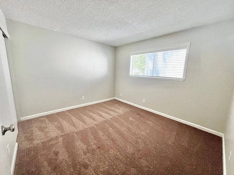 2805 - 2807 H Street - Fireside West — Photo 9