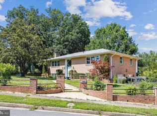 7108 Waldorf Ln, Falls Church, VA 22046