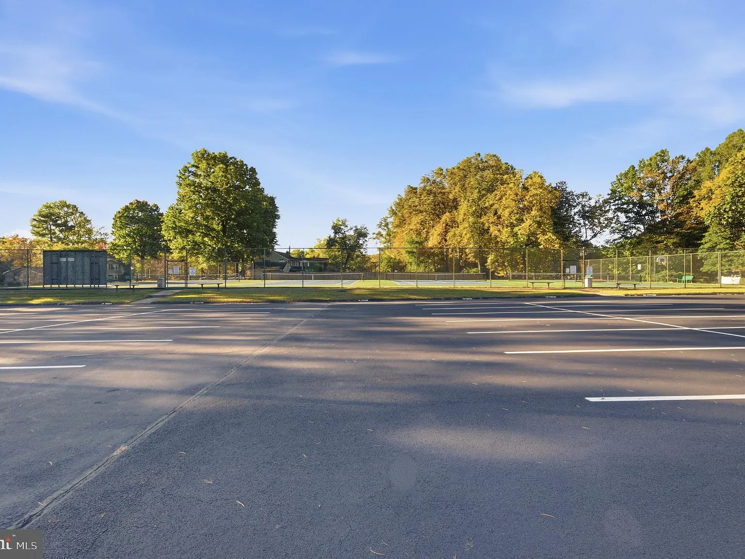 2 bed, 1.0 bath, 2519 sqft, $1,600 — Photo 3