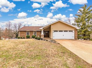 837 Country Stone Dr, Ballwin, MO 63021