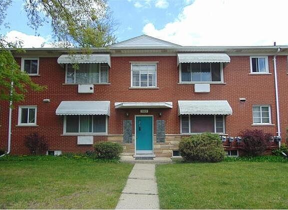 2nd image of 1809 Gardenia Ave APT 1
