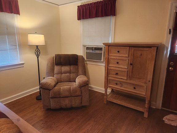 4th image of 2142 Capitol Ave #A