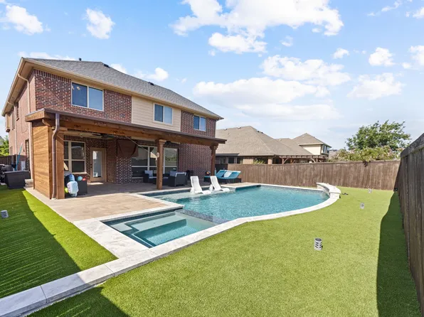 724 Marietta Ln, Savannah, TX 76227
