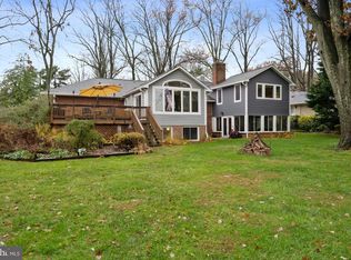 15225 Rosecroft Rd, Rockville, MD 20853