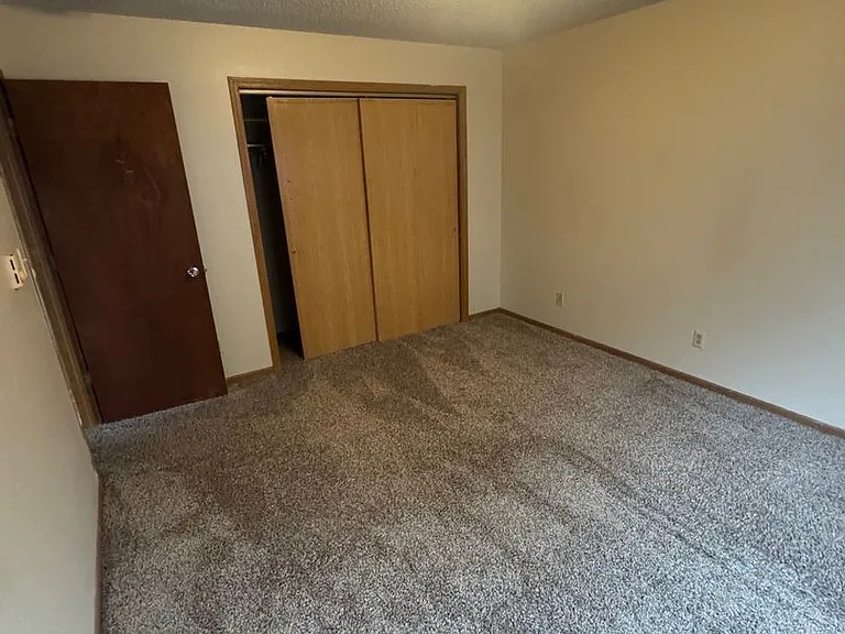 1201 E Bell Avenue — Photo 14