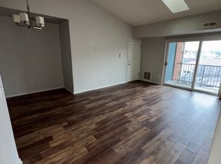 5045 N Northwest Hwy APT 303, Chicago, IL 60630