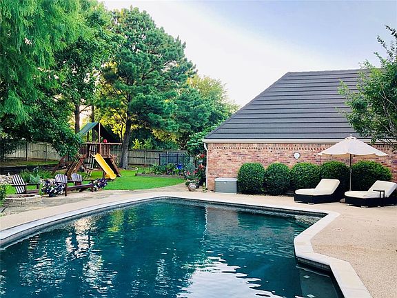 5th image of 6004 Montford Dr