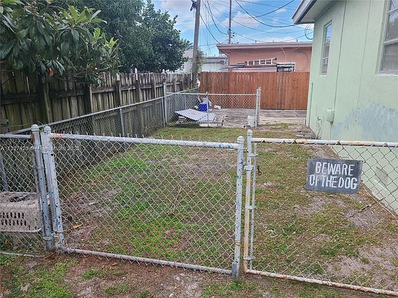 5th image of 14 SE 14th St