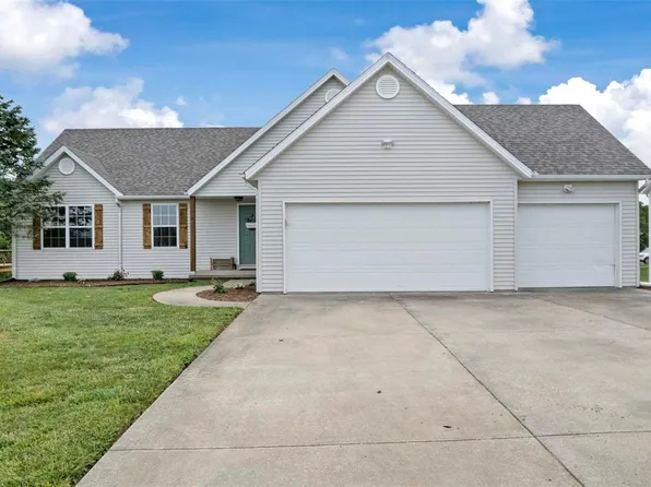 470 Pleasant Lake Dr, Jackson, MO 63755