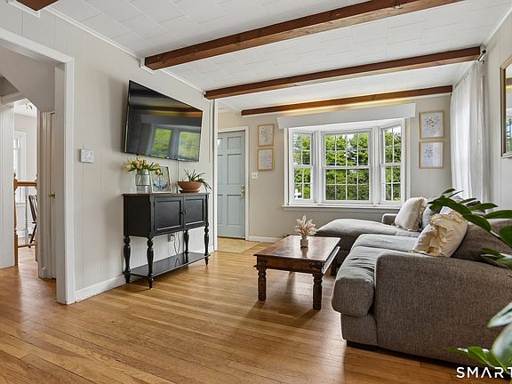 5th image of 45 Bayview Avenue