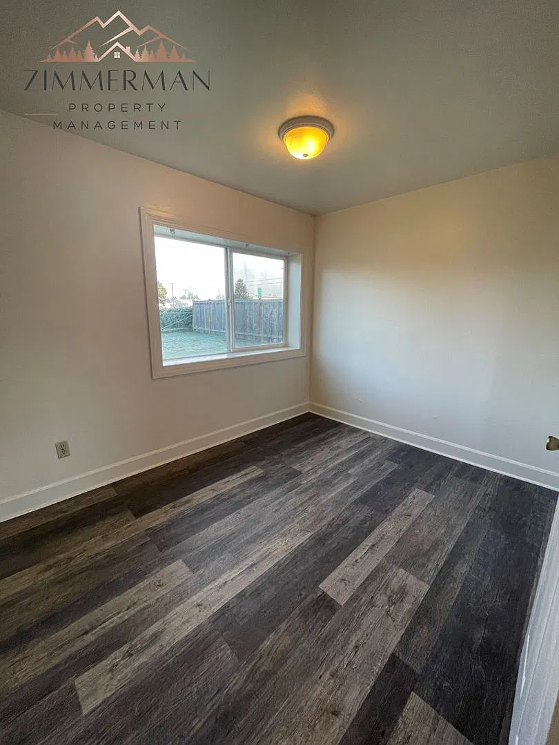 2 F St — Photo 3