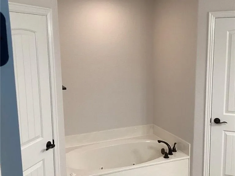 1150 Coventry Ln — Photo 3
