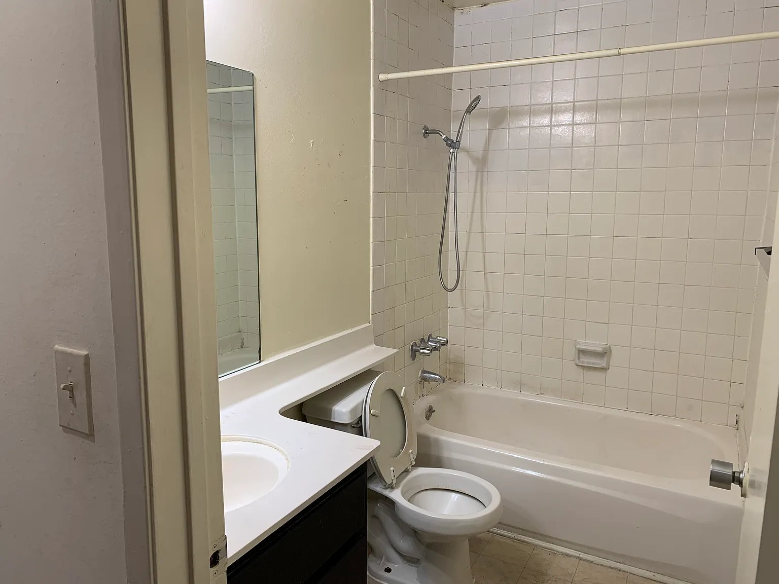 Studio, 500 sqft, $1,398 — Photo 4