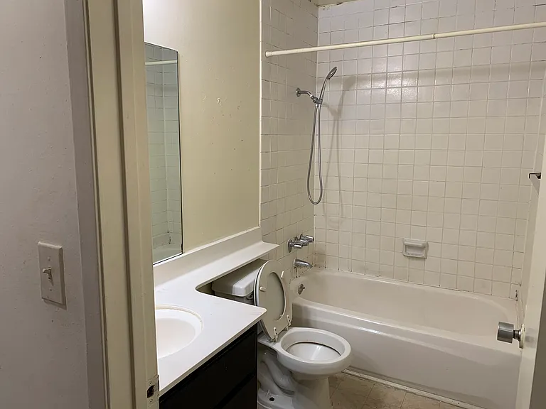 329 1/2 S Manhattan Pl #407 — Photo 8