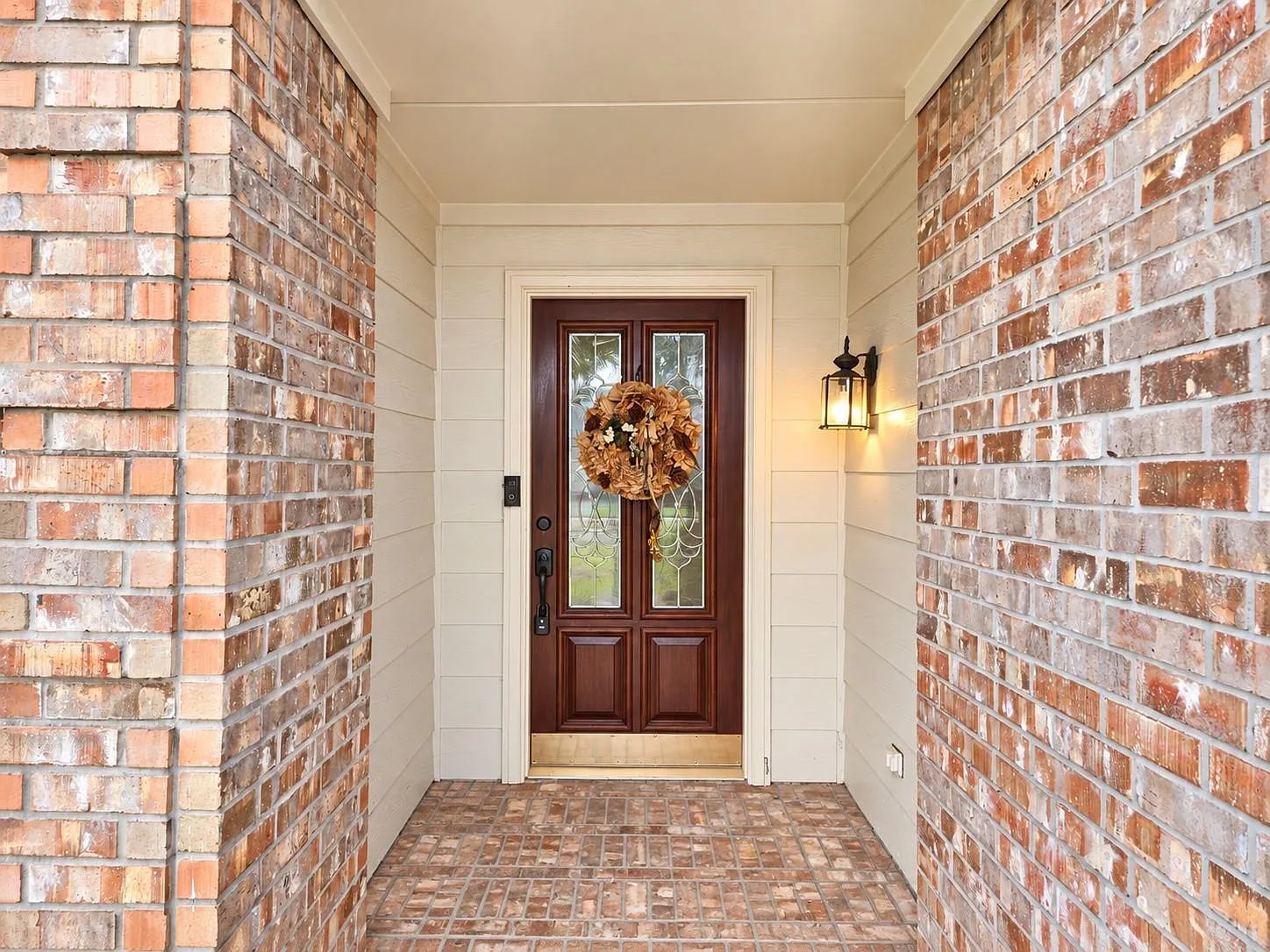 4 bed, 2.5 bath, 2409 sqft, $2,700 — Photo 3